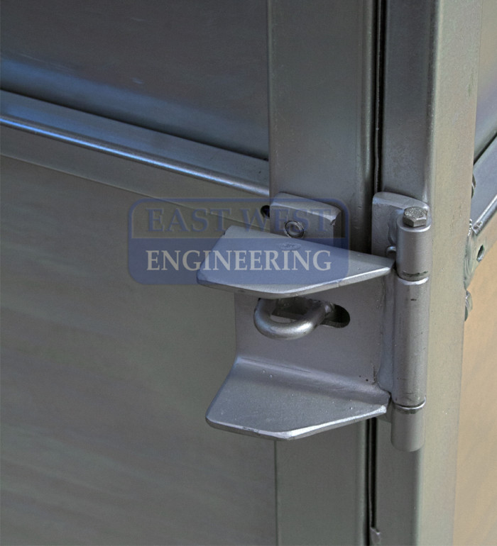 DCDL4 - Lockable door provide added security