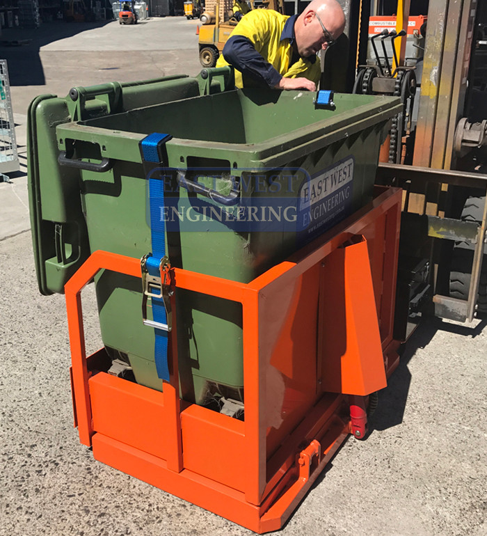FHB24 - ratchet tensioners for 660L bins