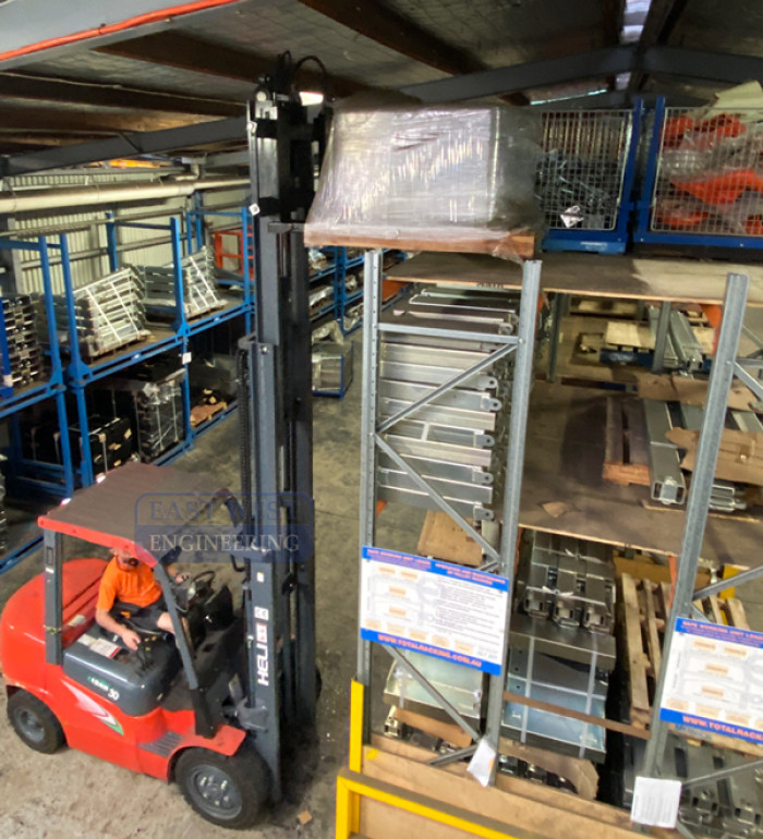 Telescopic Forks - retracted  reachforks