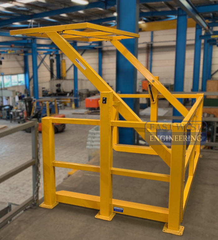 Mezzanine pallet shop safety gate